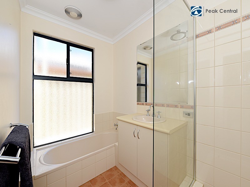 5 Haven Way, Atwell WA 6164