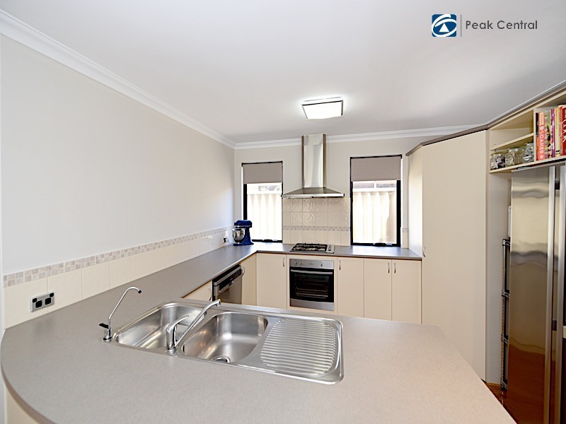 5 Haven Way, Atwell WA 6164