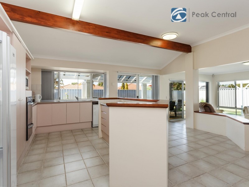 16 Lombe Gardens, Atwell WA 6164