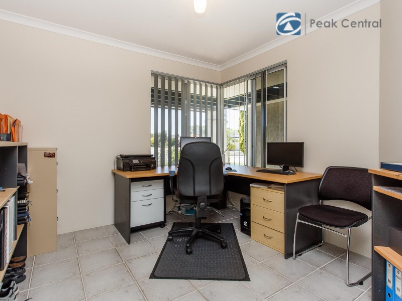 16 Lombe Gardens, Atwell WA 6164