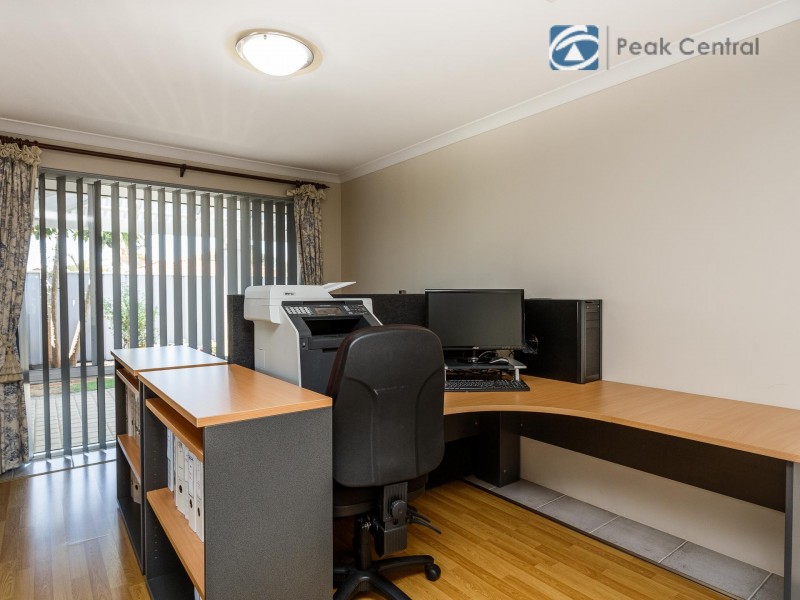 16 Lombe Gardens, Atwell WA 6164