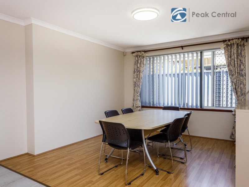 16 Lombe Gardens, Atwell WA 6164