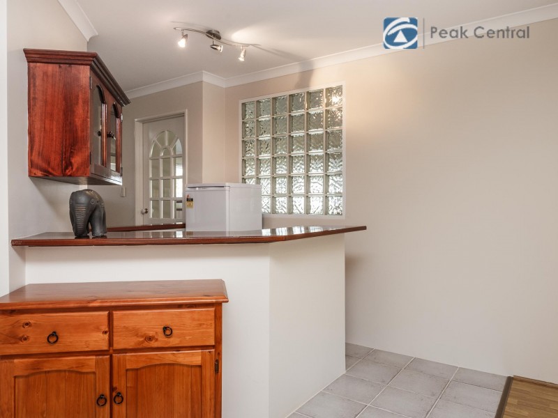 16 Lombe Gardens, Atwell WA 6164