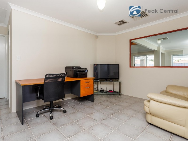 16 Lombe Gardens, Atwell WA 6164