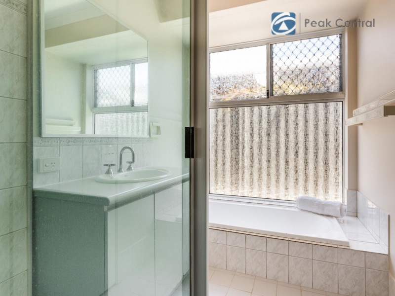 16 Lombe Gardens, Atwell WA 6164