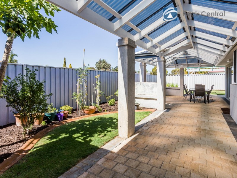 16 Lombe Gardens, Atwell WA 6164