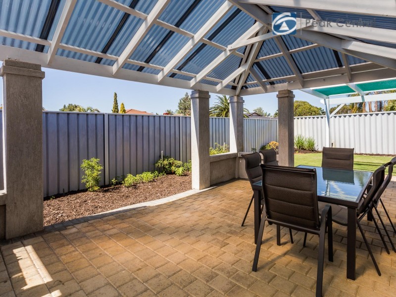 16 Lombe Gardens, Atwell WA 6164