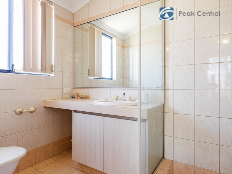 7 Rosehill Court, Atwell WA 6164