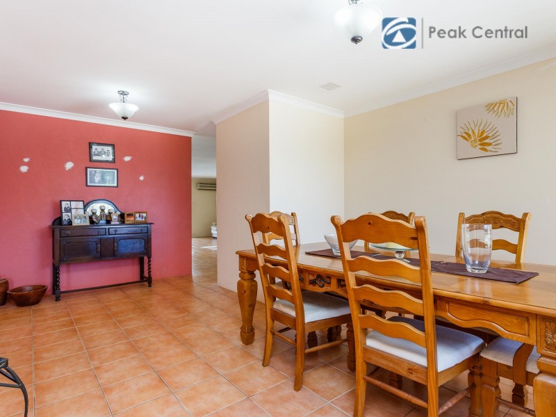 7 Rosehill Court, Atwell WA 6164