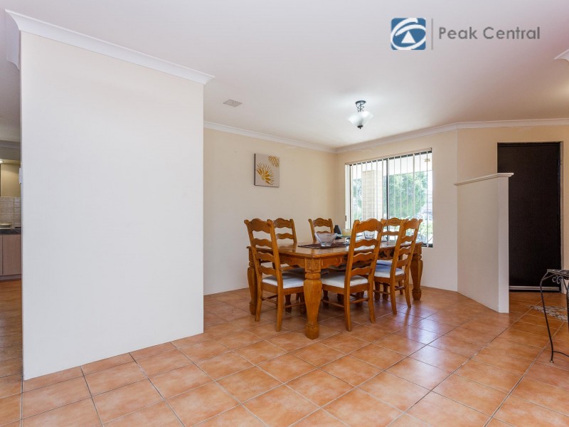 7 Rosehill Court, Atwell WA 6164