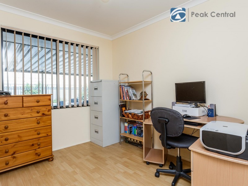 7 Rosehill Court, Atwell WA 6164