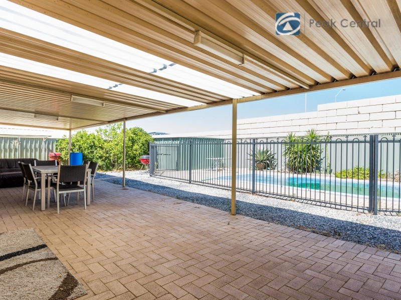 7 Rosehill Court, Atwell WA 6164