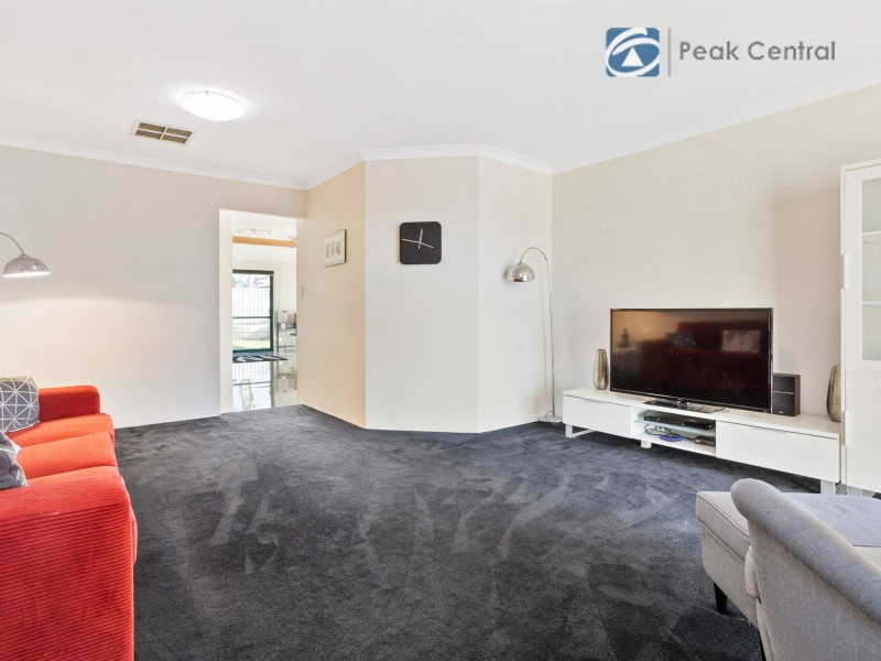24 Marraboor Place, Success WA 6164