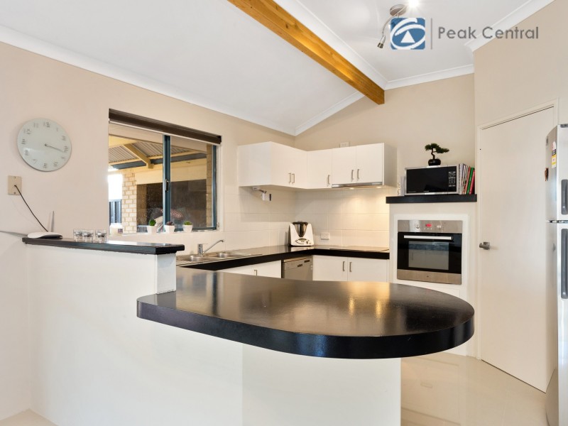 24 Marraboor Place, Success WA 6164