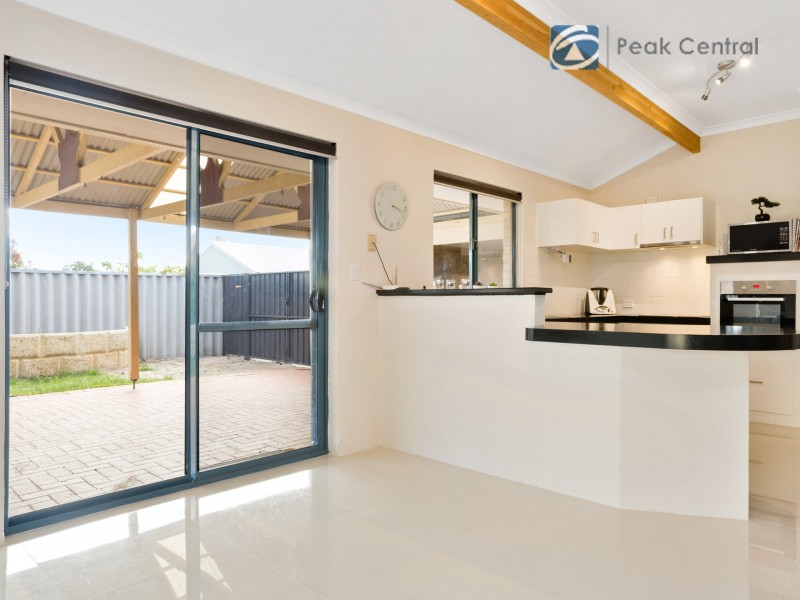24 Marraboor Place, Success WA 6164