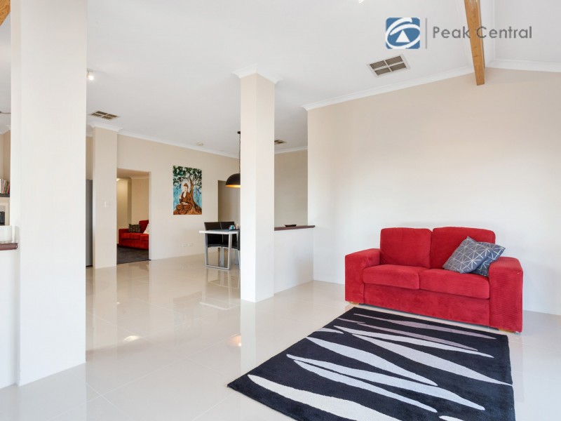 24 Marraboor Place, Success WA 6164