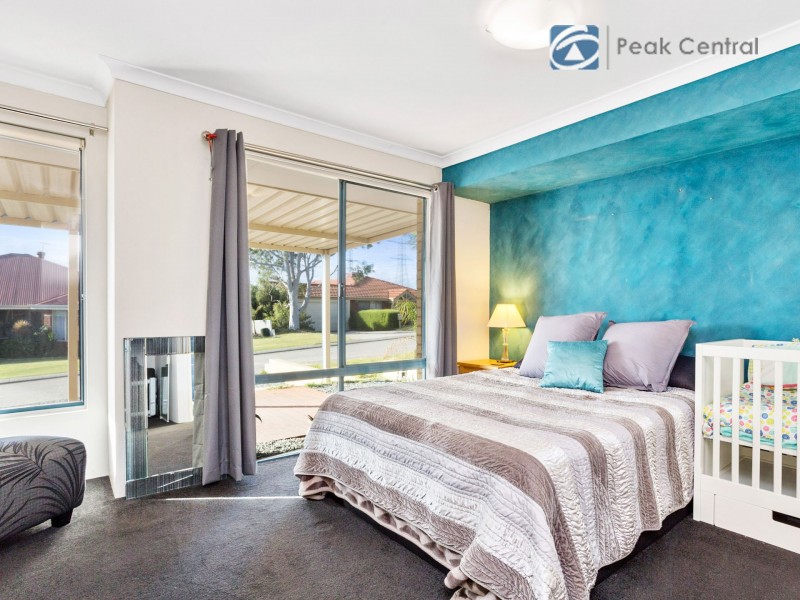 24 Marraboor Place, Success WA 6164