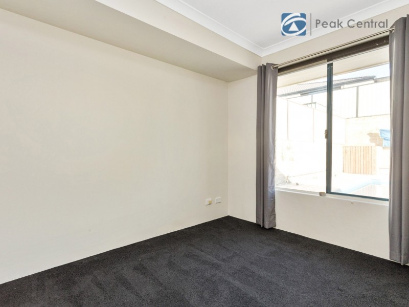 24 Marraboor Place, Success WA 6164