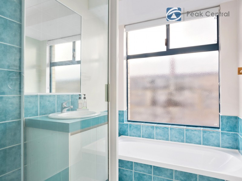 24 Marraboor Place, Success WA 6164