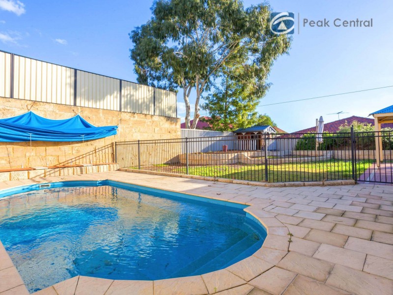 24 Marraboor Place, Success WA 6164