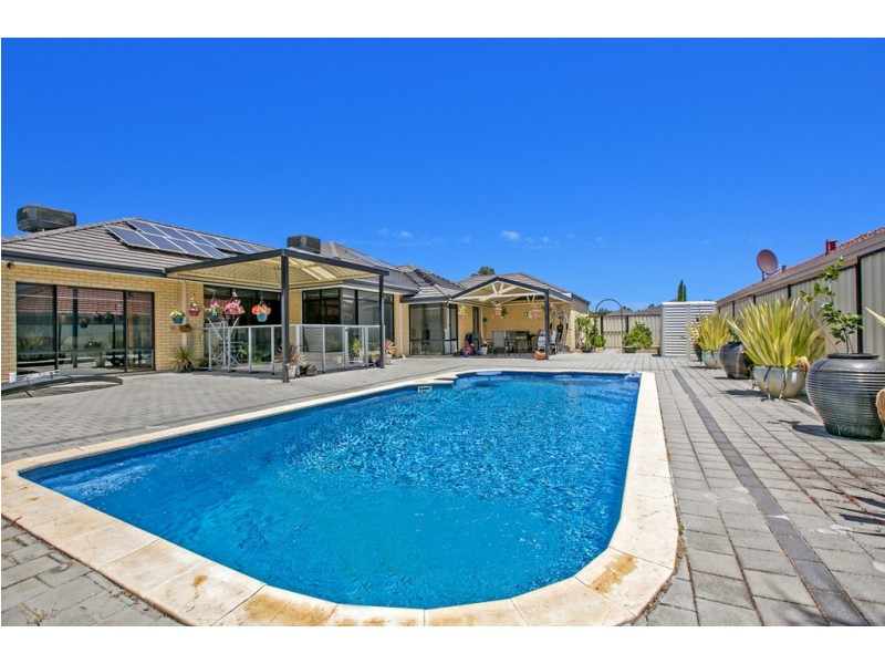 13 Panton Drive, Success WA 6164