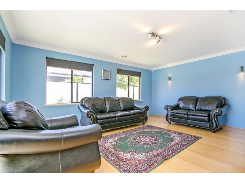 13 Panton Drive, Success WA 6164