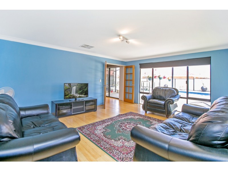 13 Panton Drive, Success WA 6164