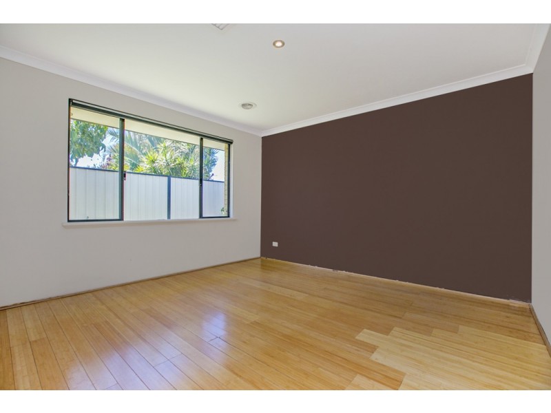 13 Panton Drive, Success WA 6164