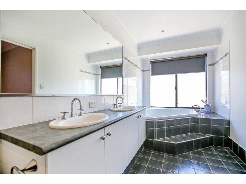 13 Panton Drive, Success WA 6164