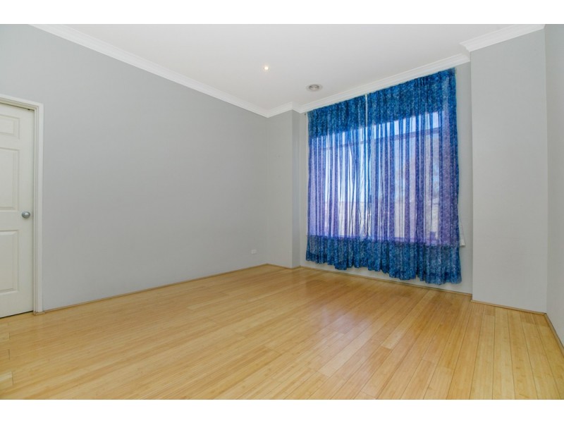 13 Panton Drive, Success WA 6164