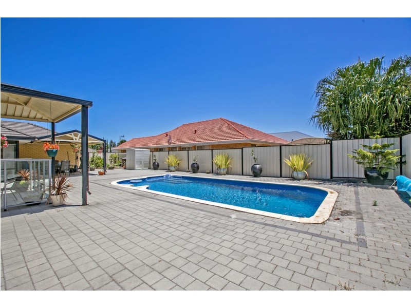 13 Panton Drive, Success WA 6164
