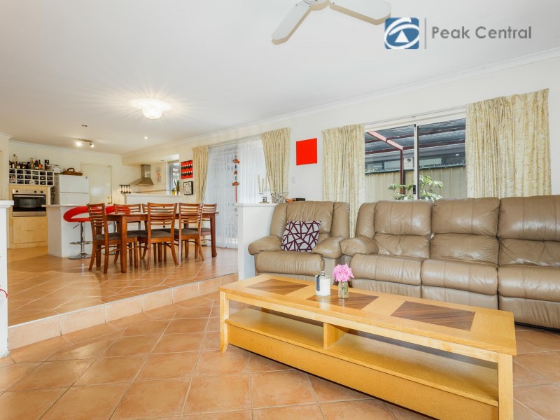 23 Reeves Entrance, Success WA 6164