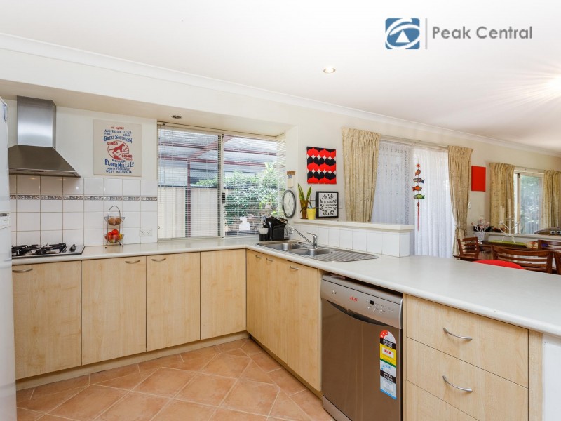 23 Reeves Entrance, Success WA 6164