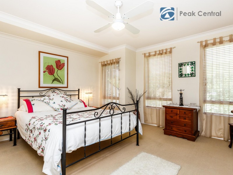 23 Reeves Entrance, Success WA 6164