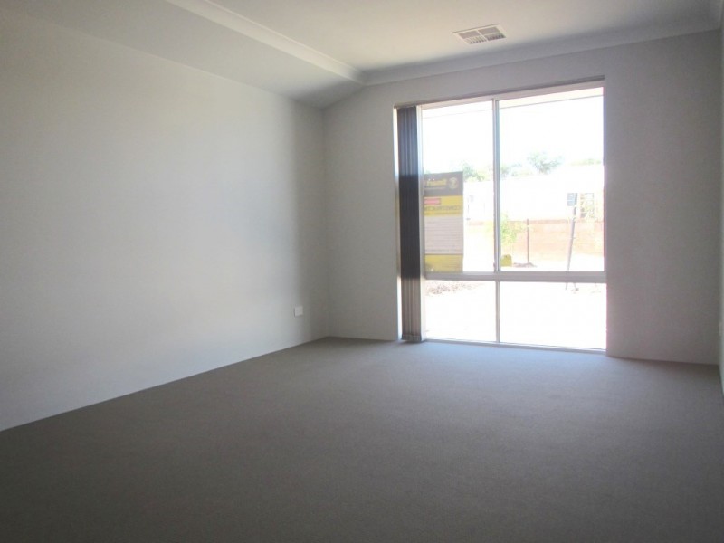 11 Needlewood Loop, Wandi WA 6167