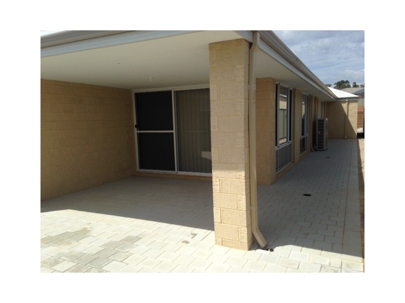 11 Needlewood Loop, Wandi WA 6167