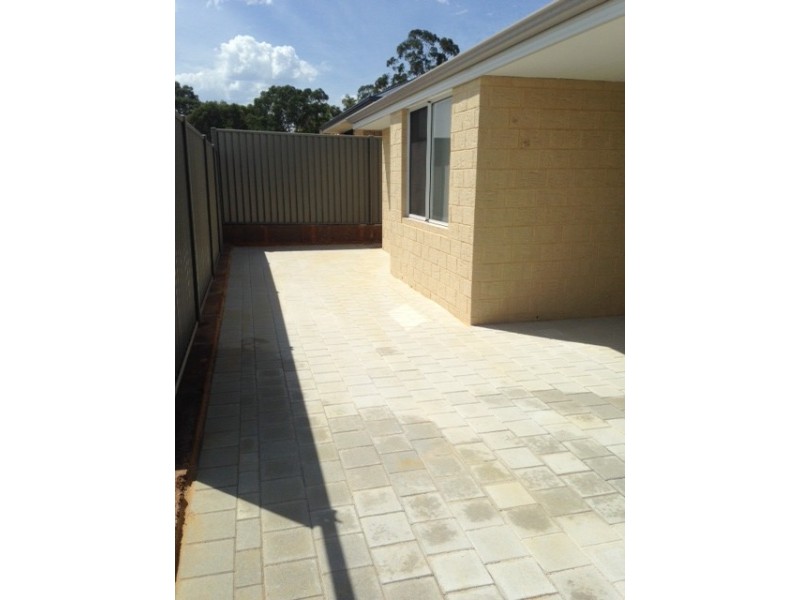 11 Needlewood Loop, Wandi WA 6167