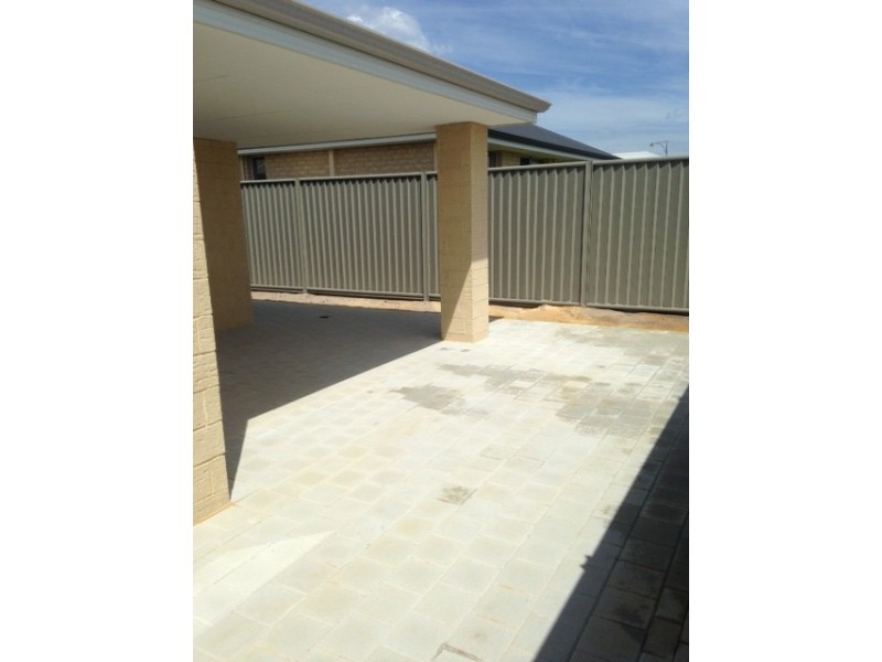 11 Needlewood Loop, Wandi WA 6167