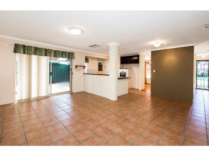 3 Jenniphur Court, Atwell WA 6164