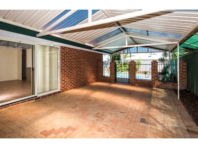 3 Jenniphur Court, Atwell WA 6164