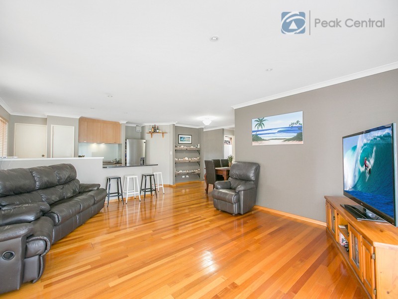 17 Carnegie Pde, Success WA 6164