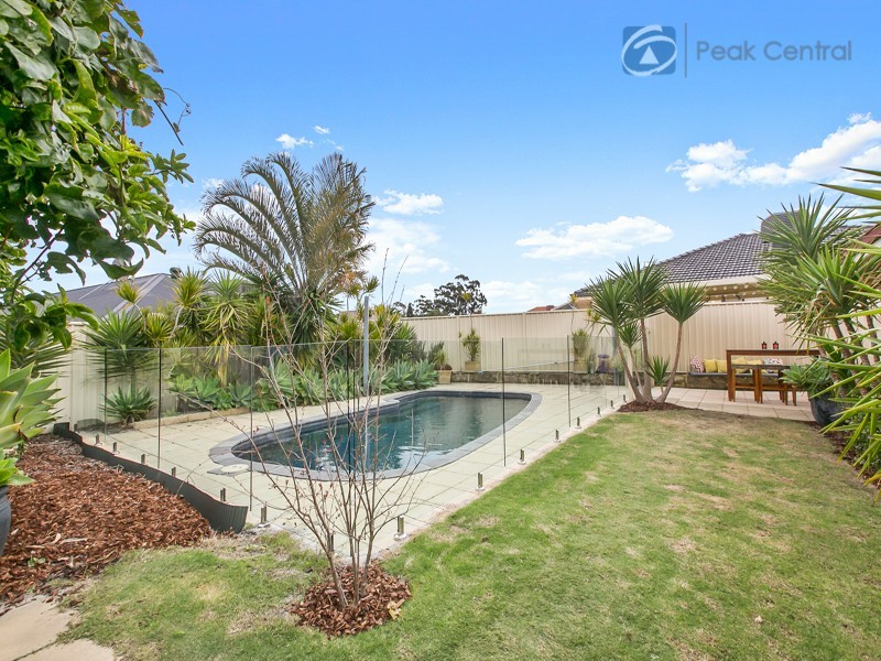17 Carnegie Pde, Success WA 6164