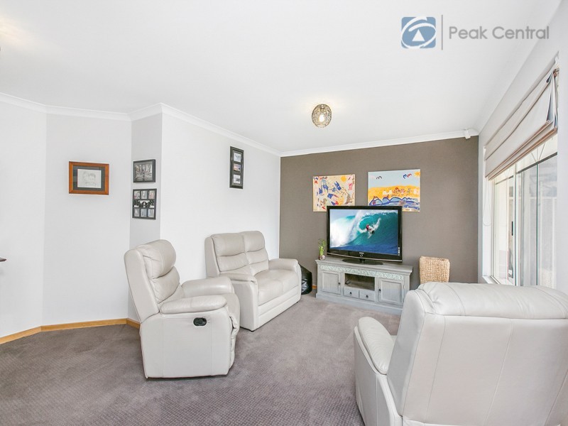 17 Carnegie Pde, Success WA 6164