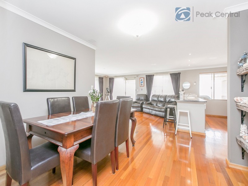17 Carnegie Pde, Success WA 6164