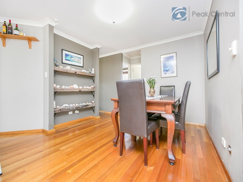17 Carnegie Pde, Success WA 6164