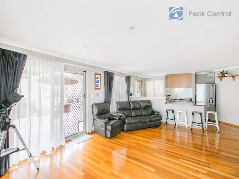 17 Carnegie Pde, Success WA 6164
