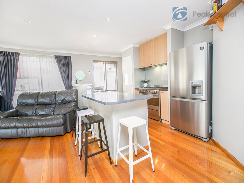 17 Carnegie Pde, Success WA 6164