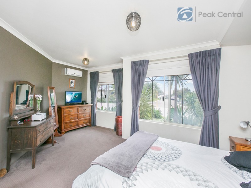 17 Carnegie Pde, Success WA 6164