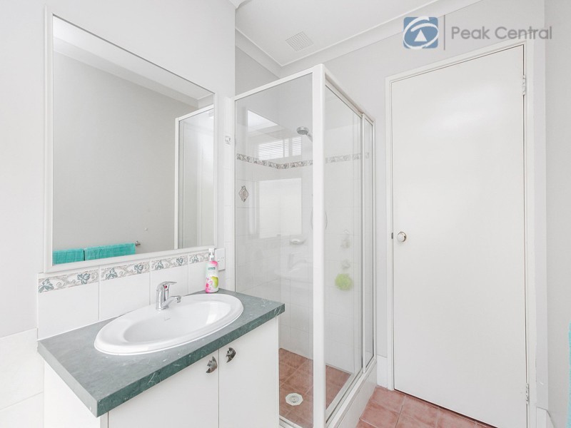 17 Carnegie Pde, Success WA 6164