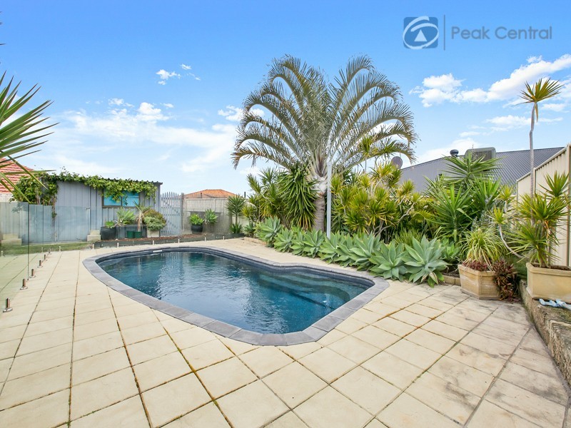 17 Carnegie Pde, Success WA 6164